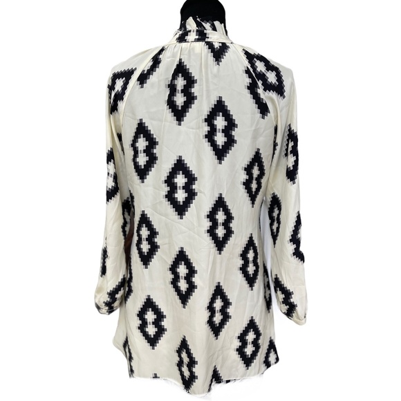 Britt Ryan Silk Geometric Print Blouse Size Medium - Picture 3 of 12